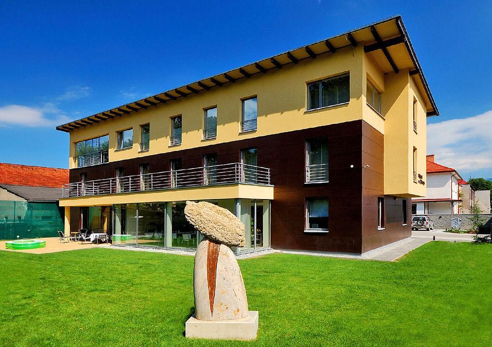 Hotel Villa Bianca Liptovský Mikuláš 外观 照片